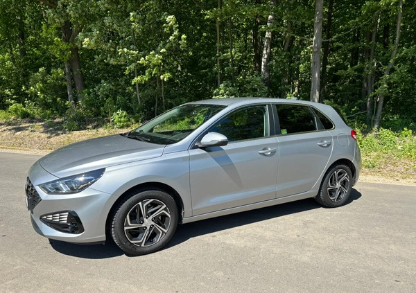 Hyundai I30 cena 49900 przebieg: 142000, rok produkcji 2021 z Jastrowie małe 562